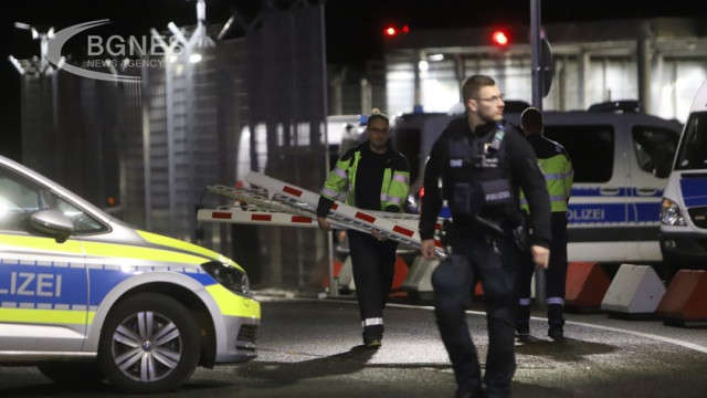 German police at Hamburg Airport 05 11 2023